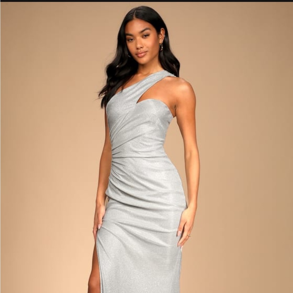 Beautiful Shiny Silver One-Shoulder maxi Dress ✨NEW✨NEW✨